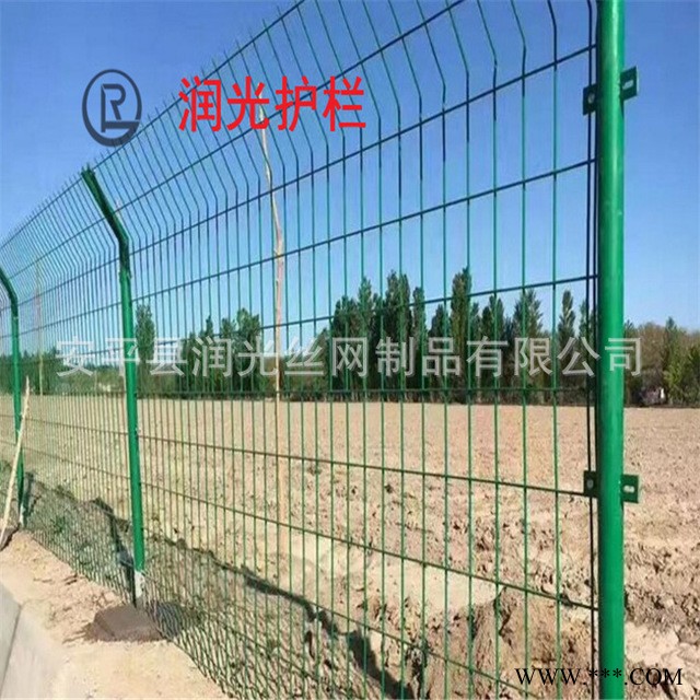 润光厂家现货供应高速公路防护网 光伏发电围栏 道路浸塑隔离网