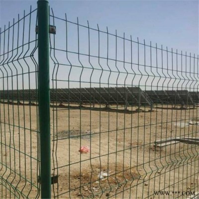 太阳能电厂隔离网   框架金属围栏网   护栏网多钱一平米   迅鹰铁丝网厂家