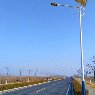 桂林恭城户外太阳能LED庭院灯灯罩太阳能LED灯杆零电费，规格定制