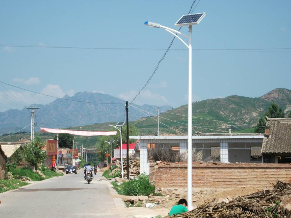 四川太阳能路灯 太阳能景观灯 太阳能庭院灯 功率30W 品牌：新炎光