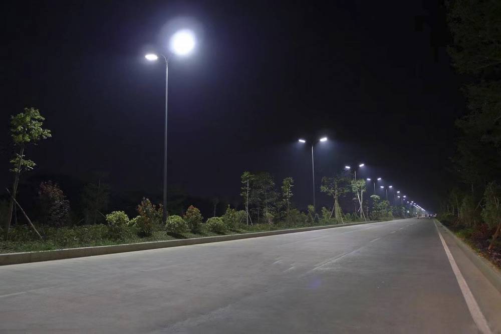 柳州柳江太阳能LED农村路灯公园路径太阳能灯高亮，零电费，免布线