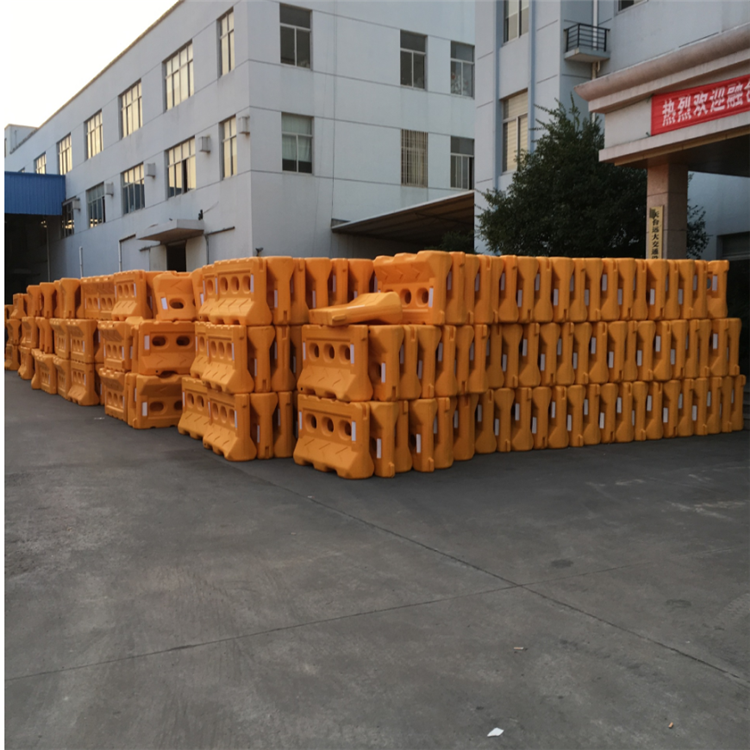 北京水马围挡防撞桶红色注水欧诚交通 工地围挡示例图5